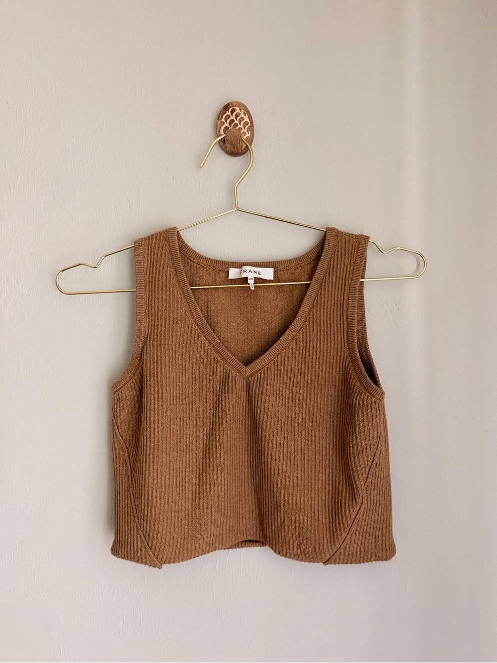 Frame Denim Ribbed V-Neck Tank Top - Camel Brown